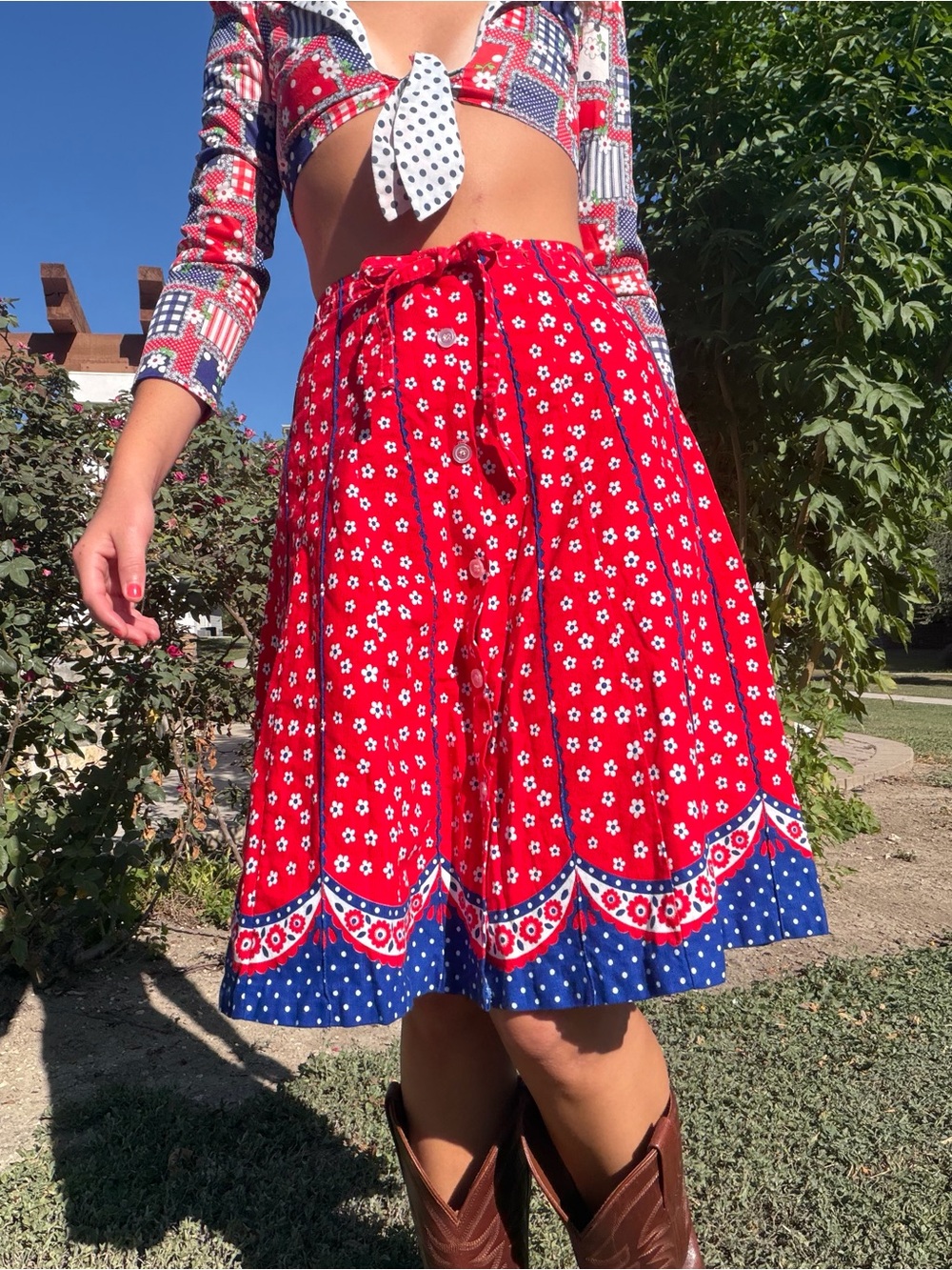 Vintage 70s Red White & Blue Floral Midi Skirt Button Front 25” Waist